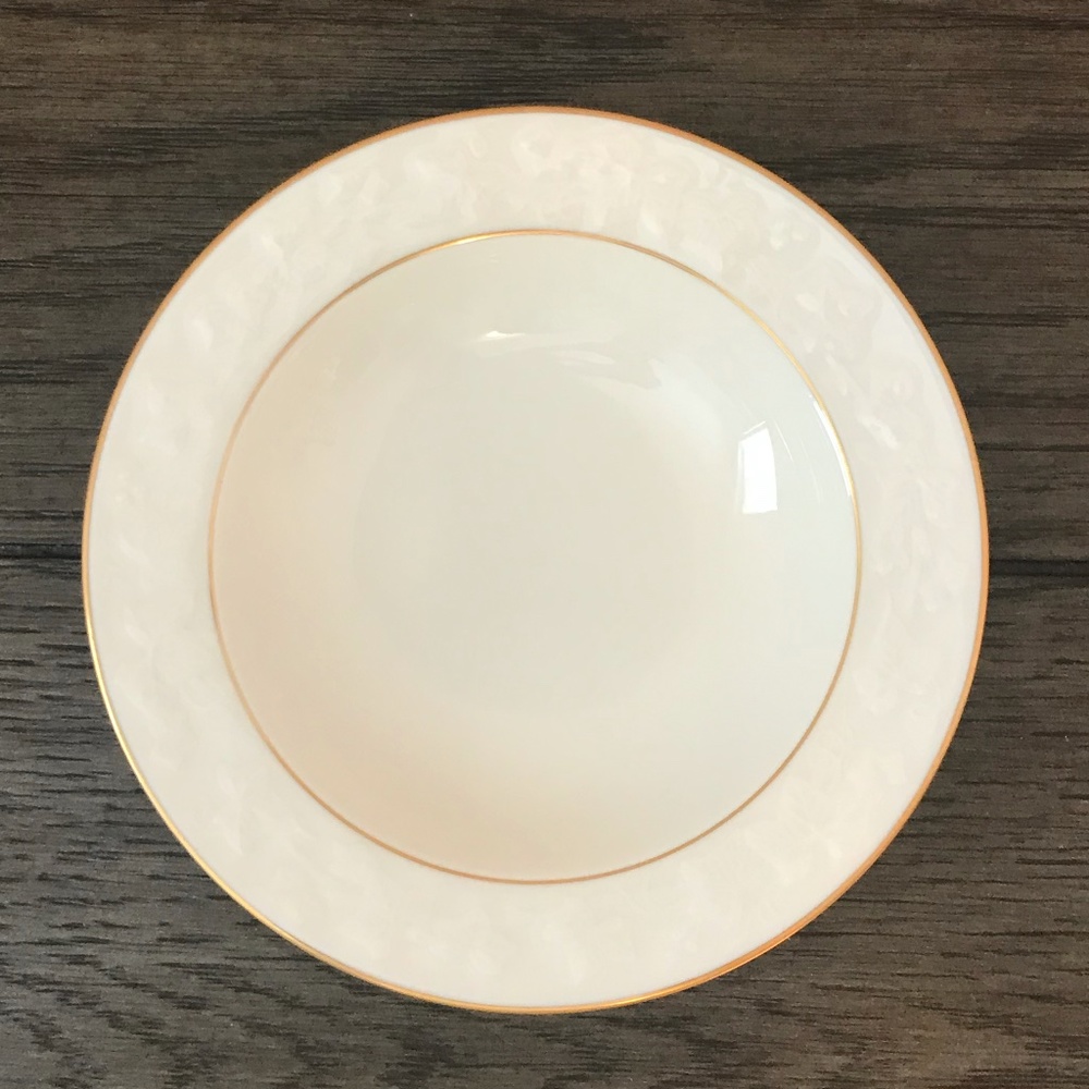 Qty (8) Noritake - Halls of Ivy (Gold Trim) - Fruit/Dessert/Sauce Bowls